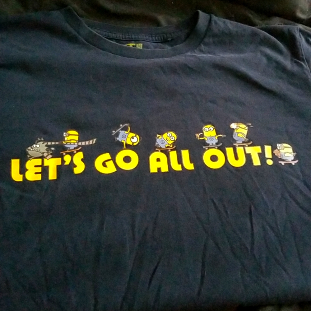 Despicable me " Let's Go All Out! " T-Shirt